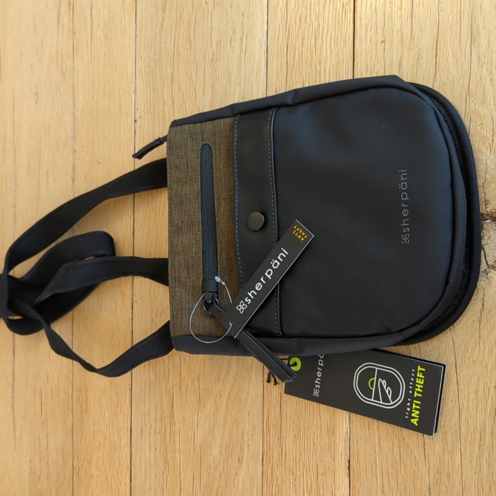 Sherpani Prima Crossbody bag